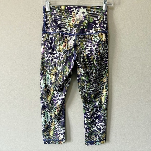 Lululemon Wunder Under Crop II Full-On Luxtreme Floral Sport White Multi Size 6? - Picture 5 of 12